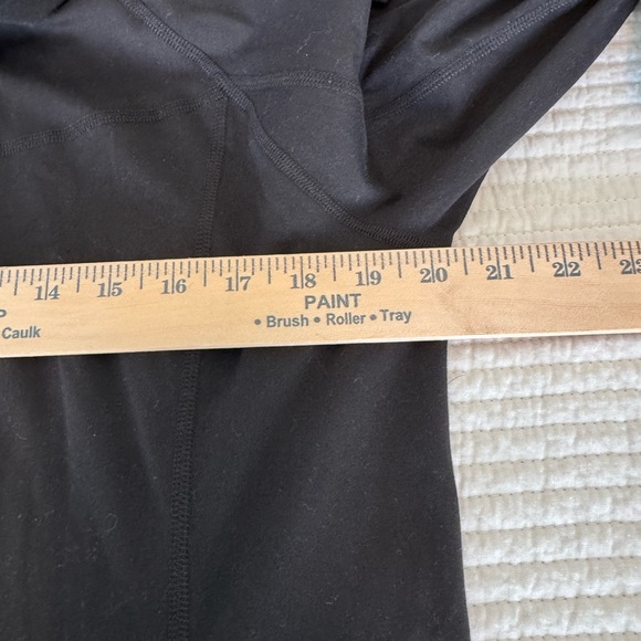 Fila Classic Black Hoodie Midweight Training and Moisture Wicking - Picture 7 of 8